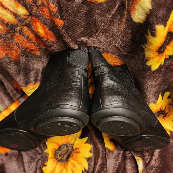 Camper Boot - Picture 4 of 7